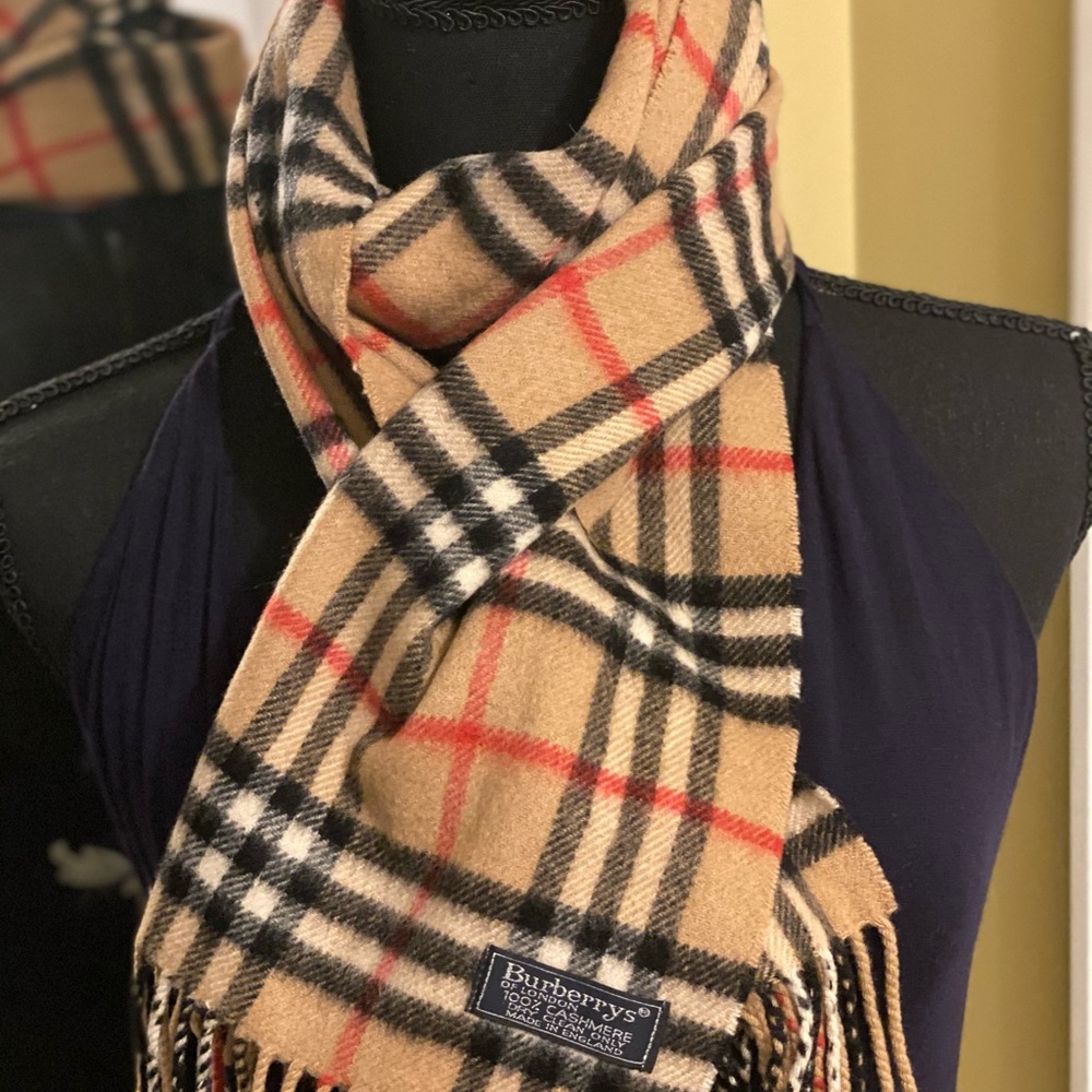 Classic Vintage Check 💯 % Cashmere scarf
